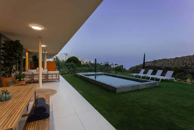 MARAVILLOSA GARDEN VILLA DE LUJO CON 3 DORMITORIOS Y 3 BAÑOS — 21