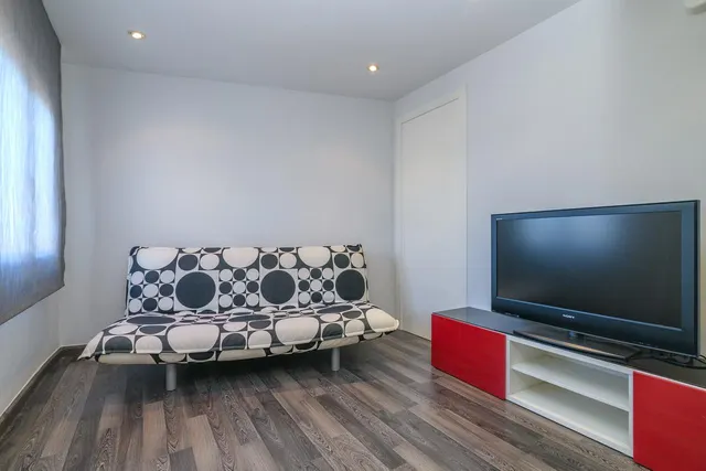 Exclusividad y diseño: 2º piso con ascensor, parking y suite de lujo — 37
