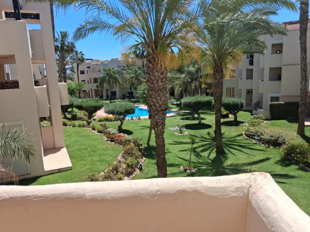 SE ALQUILA EN URBANIZACIÓN RODA GOLF, TRES habitaciones, DOS