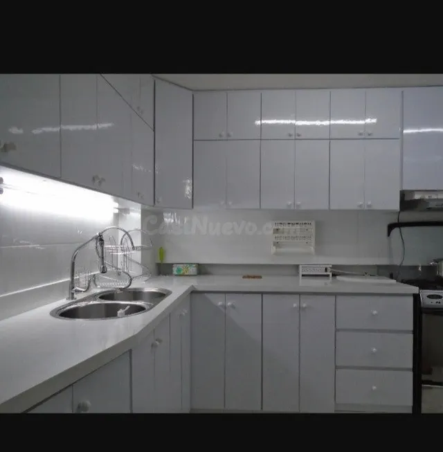 SE VENDE HERMSOSO APARTAMENTO UBICADO EN LA ZONA LAGUITO - foto 4