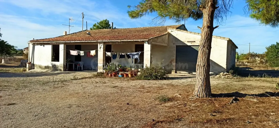 CASA CENTENARIA  EN MAITINOS
