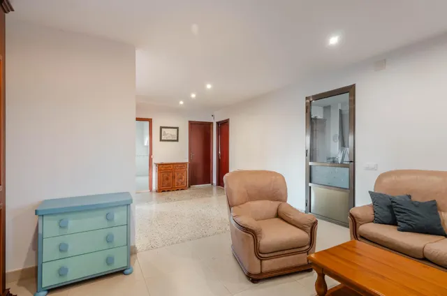 Casa con finca, seis dormitorios y amplio garaje a tres minutos del centro de noreña — 25