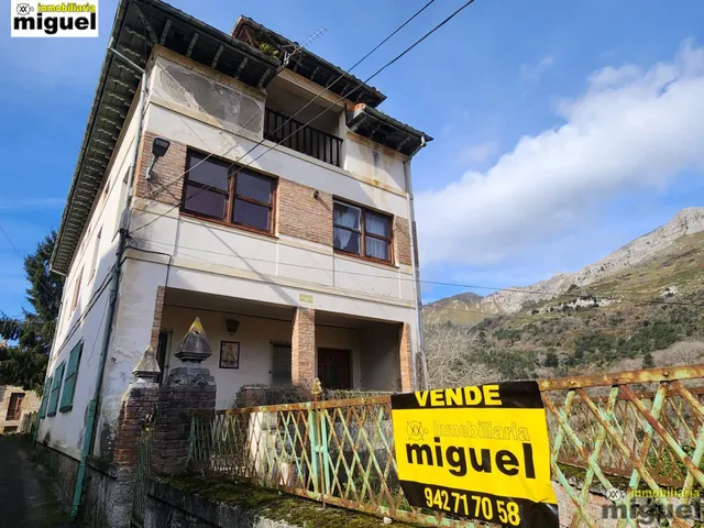 Se vende gran propiedad para rehabilitar en Abándames, Peñam