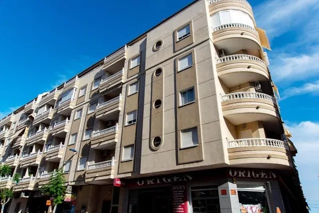 Precioso apartamento 2 dorm. en Torrevieja en 600m de la playa del Cura — 4