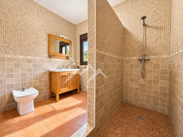 Finca rústica con CÉDULA DE HABITABILIDAD, licencia y final de obra. — 24