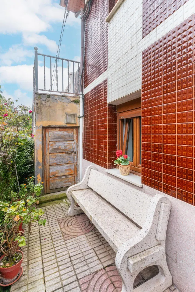 PISO BAJO + SEMI-SÓTANO EN VENTA EN CASORVIDA (LENA) — 46