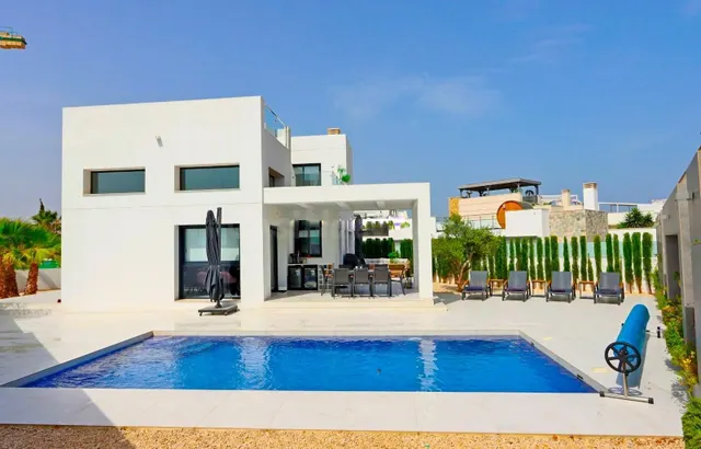 VILLA EN CIUDAD QUESADA (ALICANTE ) DE 3 DORMITORIOS 3 BAÑOS - foto 2