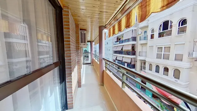 Gran apartamento en Torrevieja: 2 hab, 1 baño — 4