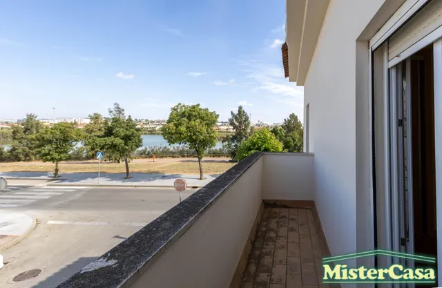 Exclusiva casa pareada de 4 dormitorios con sotano junto al campo de golf — 22