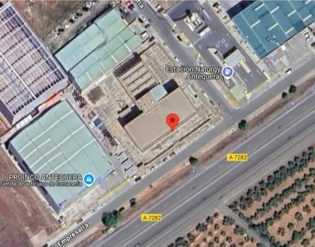 EDIFICIO COMPLETO DE LOCALES, OFICINAS Y GARAJES — 10