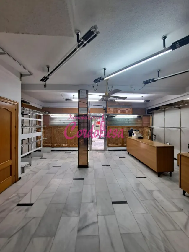 LOCAL COMERCIAL EN LA FUENSANTA — 2