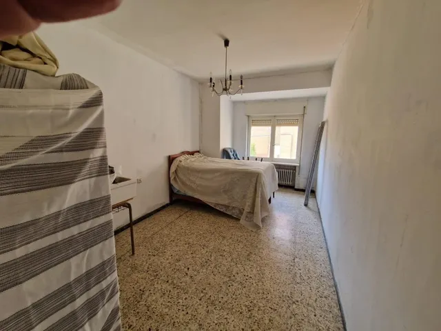 SE VENDE AMPLIO PISO DE TRES habitaciones EN VALENCIA DE DON JUAN, COCINA, SALÓN, BAÑO, DOS TERRAZAS — 16