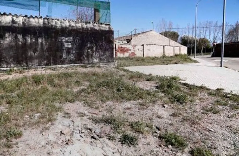 Urbis te ofrece dos parcelas  en venta en zona Tejares, Salamanca.