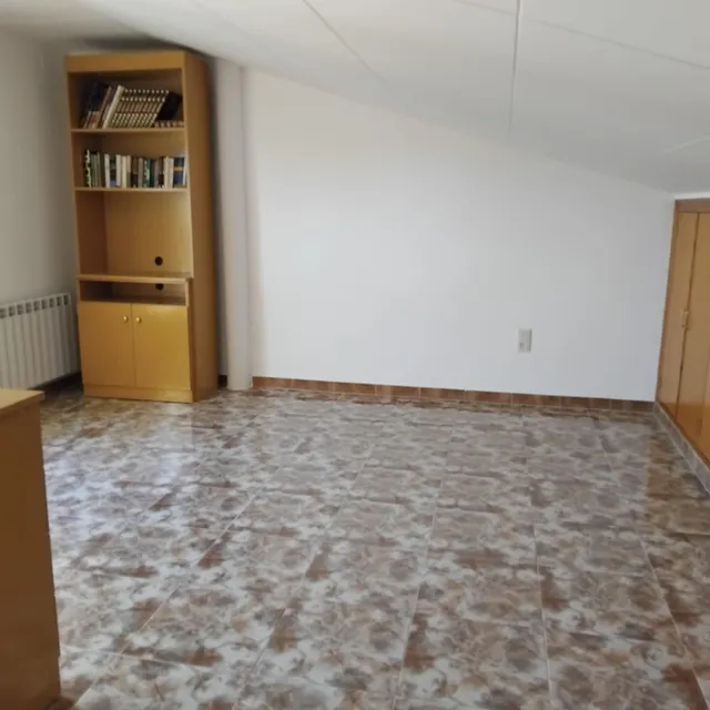 Chalet adosado 210 mt y Jardin 50 mt sol todo el día — 50
