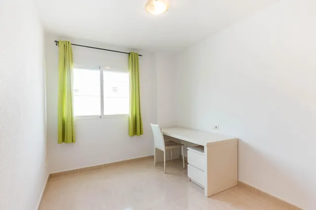 PISO EN ALCANTARILLA — 17