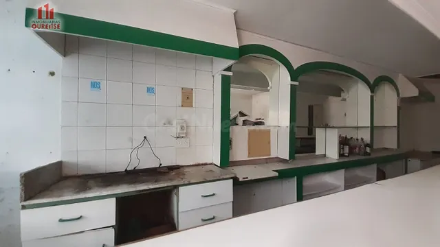 LOCAL ACONDICIONADO COMO CAFETERÍA, CERCA DE LAS BURGAS
