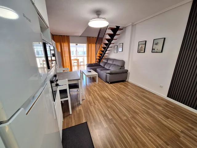 Espectacular Ático Dúplex Reformado en el Corazón de Torrevieja — 12