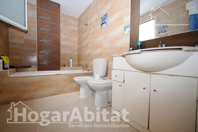 ¡CENTRO DE LLIRIA! ESPACIOSO, SEMINUEVO Y REFORMADO CON TERRAZA Y ASCENSOR — 40