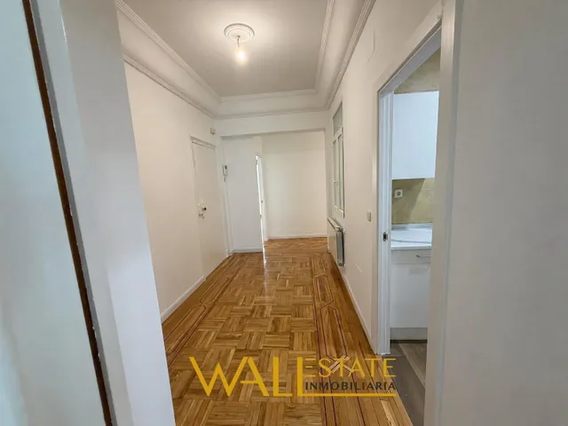 Espectacular piso de 3 dormitorios con balcón en pleno centro — 43