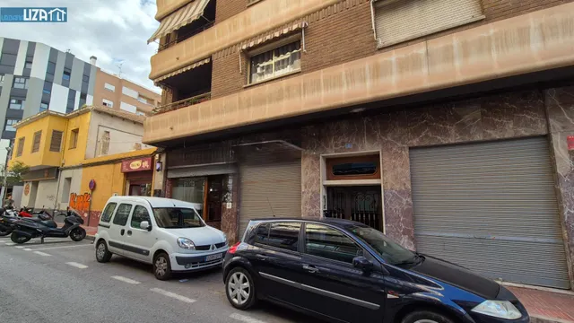 LOCAL COMERCIAL MUY CENTRICO — 2