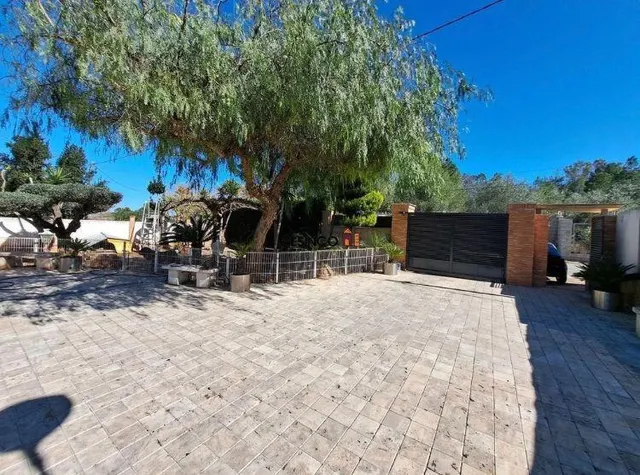 Casa con terreno en Urbanización La Redonda, Canals - Oportunidad única — 5