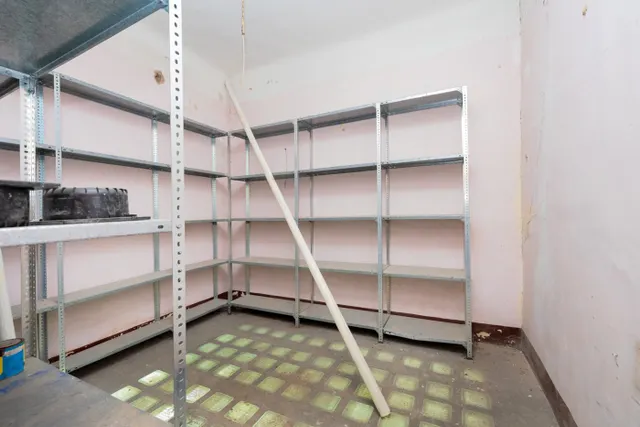 A LA VENTA EDIFICIO EN PLAZA BIB-RAMBLA — 18