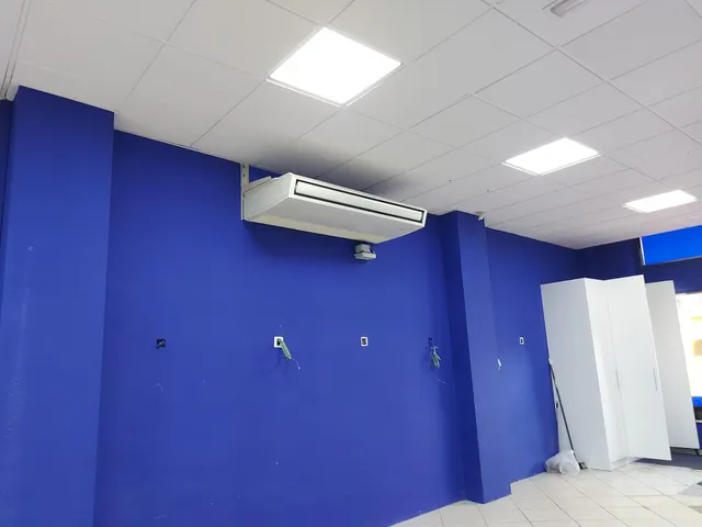 Urbis te ofrece un local comercial en la zona de San Cristóbal. — 4