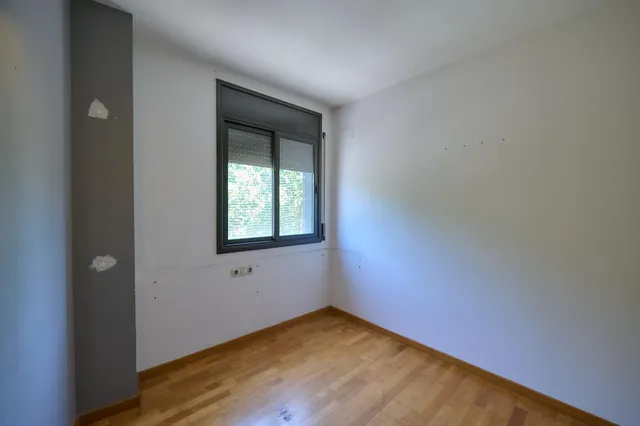 PISO DE 3 HAB CON BALCÓN, PK, Trastero y Piscina Comunitaria — 48