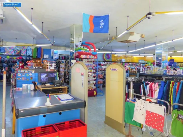 Venta de gran local comercial en La Manga - foto 3