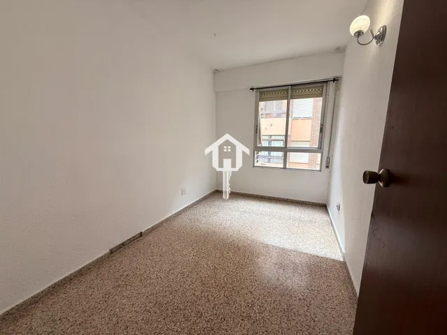 PISO EN VENTA EN ALICANTE. ZONA DE BABEL. 74m2, 4 habitaciones, 1 BAÑO Y 1 ASEÑO, TERCERA PLANTA CON ASCENSOR. — 12