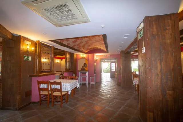Local restaurante Marbella con terraza 100m2 frente al mar — 16