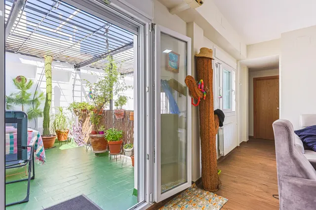 Piso reformado con terraza y garaje propio en San Gil, Casco Antiguo — 7