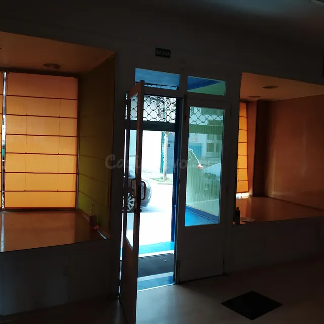 SE ALQUILA LOCAL COMERCIAL EN BELVIS - foto 5