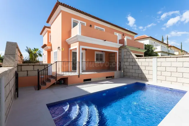 Exclusiva Villa de lujo pareada en El Madroñal, Adeje - €1.3