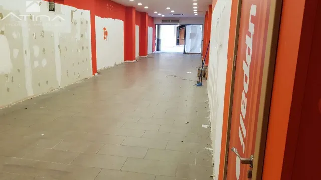 Amplio local comercial en el centro de Gandia — 5