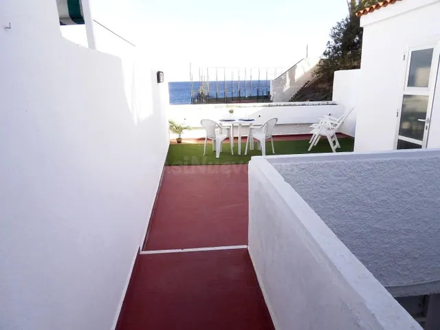 Dúplex con vistas al mar, terraza y piscina en Las Caletilla - foto 3