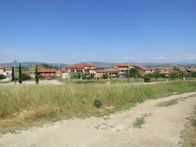 Solar en venda - Roda de Ter - Zona Esquerda - foto 4