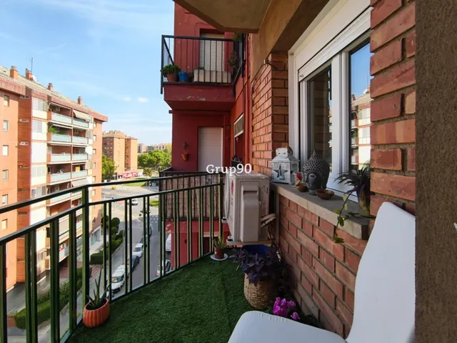 PISO DE 111 M2 TOTALMENTE REFORMADO CON 2 BALCONES JUNTO AL PASSEIG DE RONDA — 19