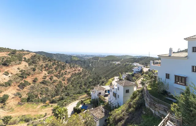 Chalet 5 habitaciones 336m² en venta - Costa del Sol — 2