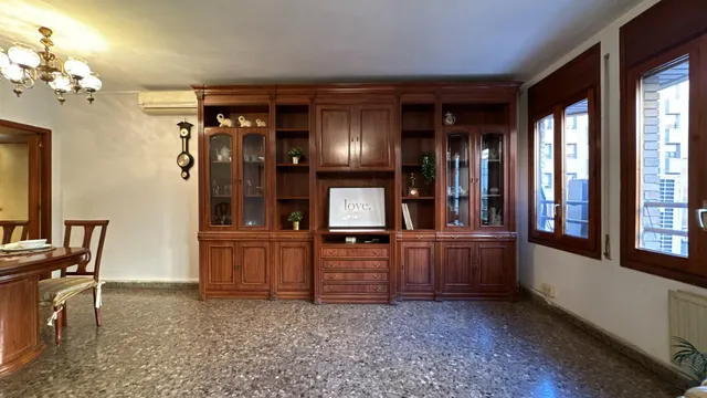 Exclusiva vivienda de 4 dormitorios con amplia plaza de garaje en pleno centro de Zaragoza — 25