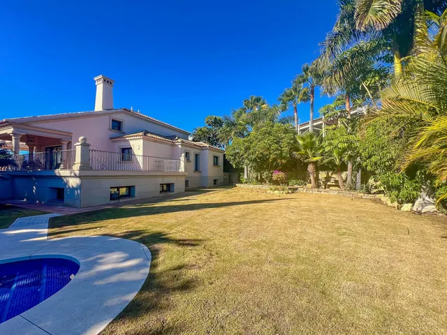 Chalet 5 habitaciones 650m² en venta - Centro — 46