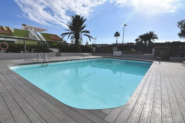 Impresionante Casa de Tres Apartamentos en Playa del Inglés - foto 2