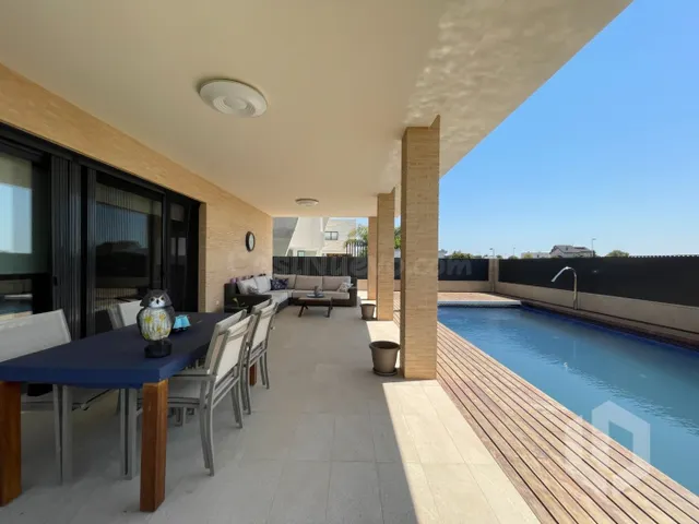 Único chalet de primeras calidades en venta en Albal - foto 2