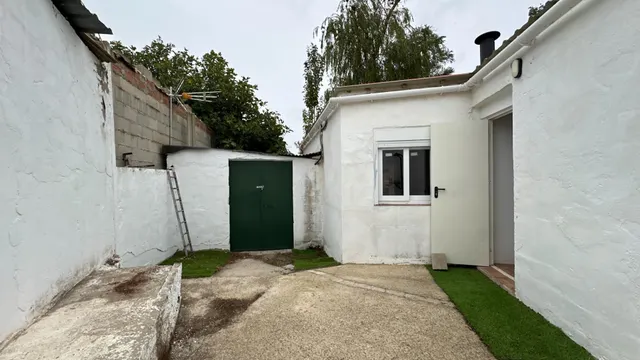 Finca rústica con placas solares y pozo en Garrapinillos, Zaragoza. — 48