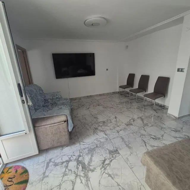 SE VENDE CASA TOTALMENTE REFORMADA EN EL GRUPO SAN ANTONIO — 19