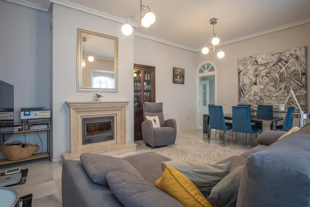 Espaciosa casa con encanto en el centro: elegancia, azotea y sótano en calle Murillo ✨ — 33