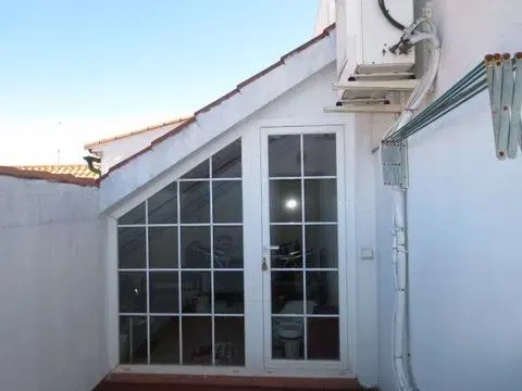 Casa adosada en la zona del Casco historico con terraza (Cochera Opcional) — 3