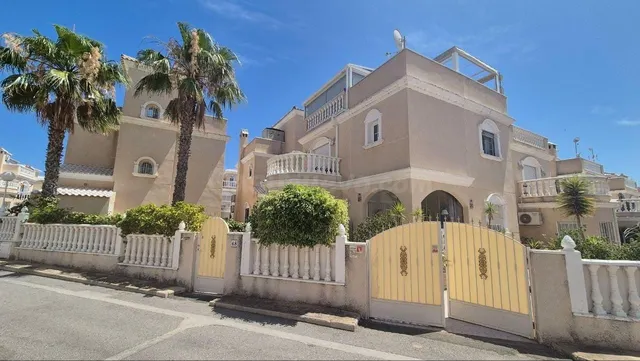 Casa o chalet independiente en venta en Calle Panticosa, 4