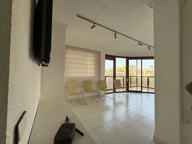 Piso en el centro de Alicante – Amplio, luminoso y con vistas despejada — 7