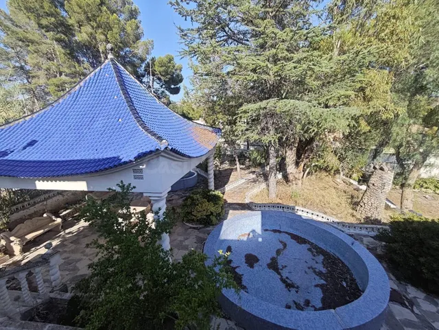 CAMPO EN LES PEDRERES CON PISCINA Y NAVE - foto 2